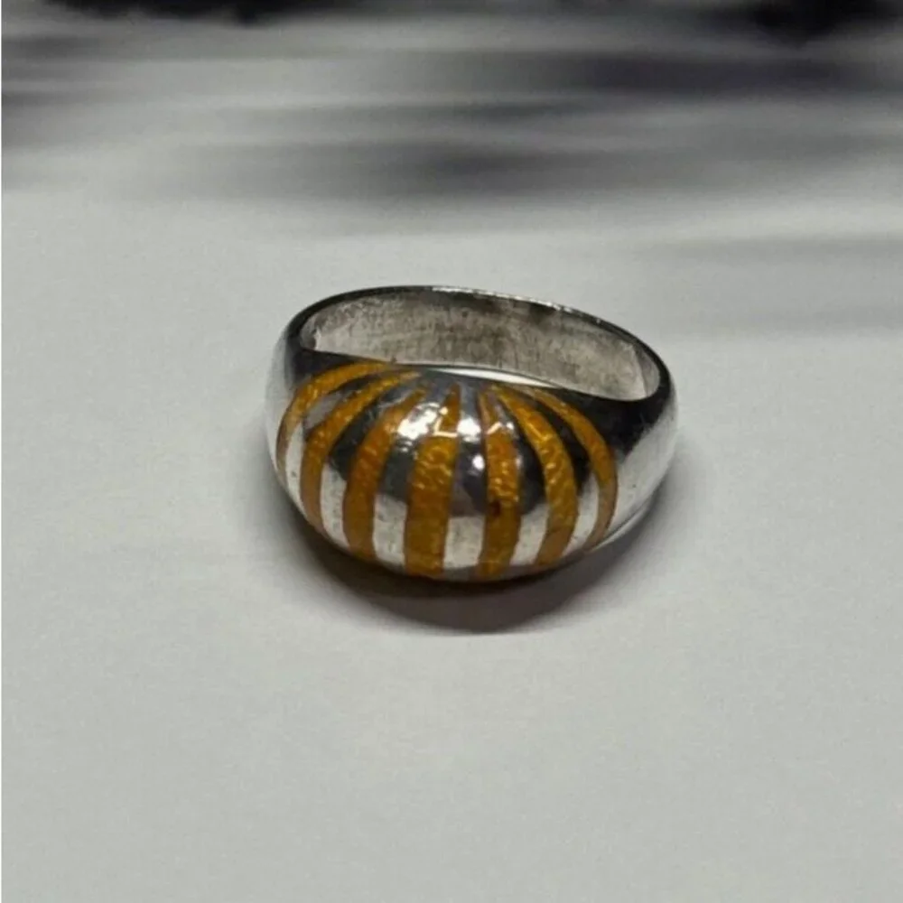 925 STERLING SILVER ENAMEL RING SIZE 6
